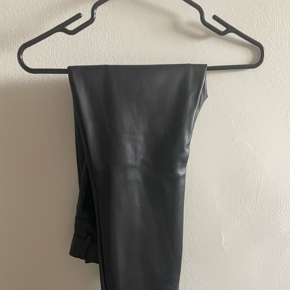 Zara Faux Leather leggings, size(M) - Picture 4 of 4